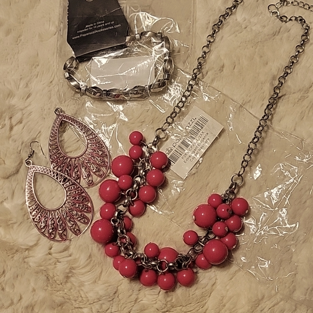 Dark pink jewelry set